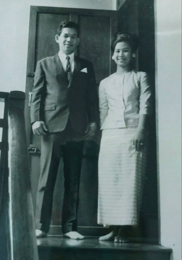 42eaa6f46529658e3c2549b63e37eea