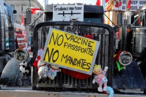 2022 02 07T204028Z 1855291407 RC2YES9QCQC5 RTRMADP 3 HEALTH CORONAVIRUS CANADA TRUCKING