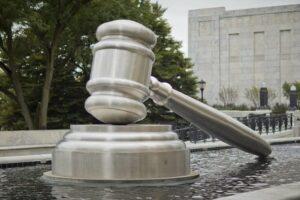 gavel statue 2771088 640 620x413